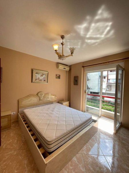 Tirane, jepet me qera apartament 1+1 Kati 2, 70 m² 350 Euro
