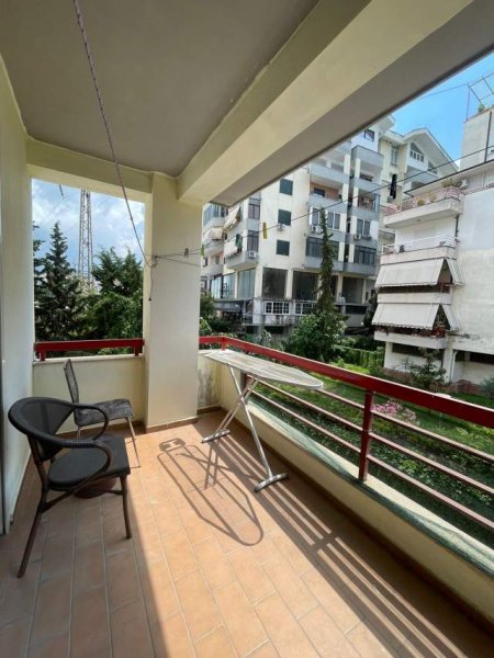 Tirane, jepet me qera apartament 1+1 Kati 2, 70 m² 350 Euro