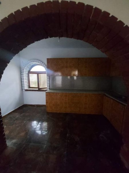 Tirane, jepet me qera apartament 2+1 Kati 0, 130 m² 370 Euro (Pandi Dardha)