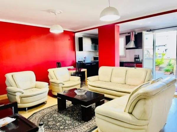 Tirane, shes apartament 3+1 190 m² 255.000 Euro (Rruga e Barrikadave)