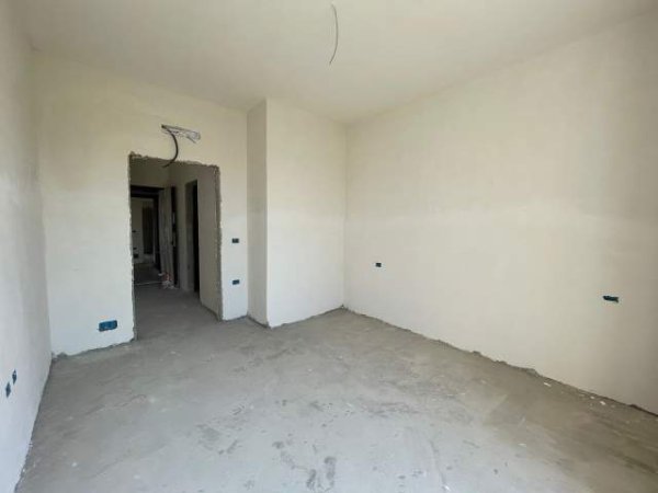 Tirane, shitet apartament 1+1+BLK Kati 3, 70 m² 90.740 Euro (Fusha e aviacionit)