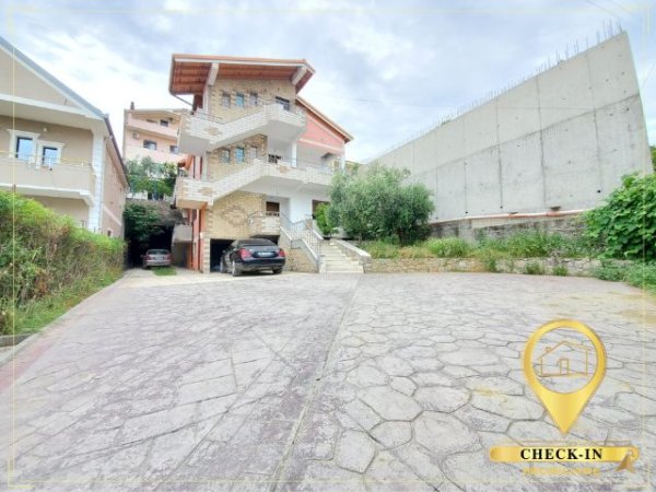 Tirane, shitet 3 Katshe Kati 0, 354 m² 250.000 Euro (Sauk)