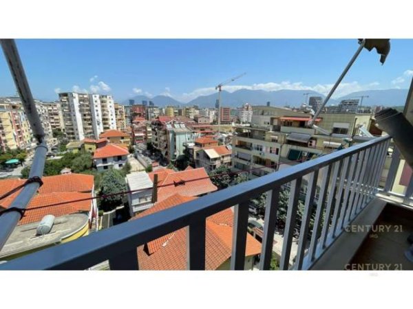 Tirane, jepet me qera apartament 1+1+A+BLK Kati 6, 62 m² 500 Euro (Komuna e Parisit)