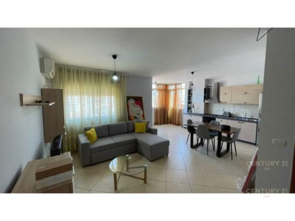 Tirane, jepet me qera apartament 1+1+A+BLK Kati 6, 62 m² 500 Euro (Komuna e Parisit)