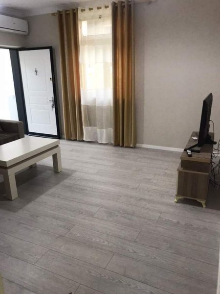 Tirane, jepet me qera garazh 1+1 Kati 1, 70 m² 350 Euro (rruga Todi Shkurti)