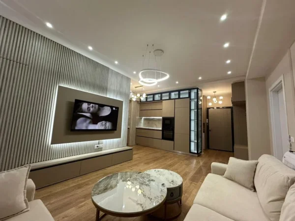 Tirane, jepet me qera apartament 2+1+Ballkon Kati 2, 94 m² 1.150 € (Shkolla e Kuqe)