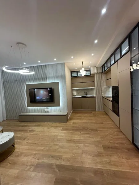 Tirane, jepet me qera apartament 2+1+Ballkon Kati 2, 94 m² 1.150 € (Shkolla e Kuqe)