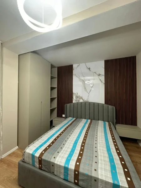 Tirane, jepet me qera apartament 2+1+Ballkon Kati 2, 94 m² 1.150 € (Shkolla e Kuqe)