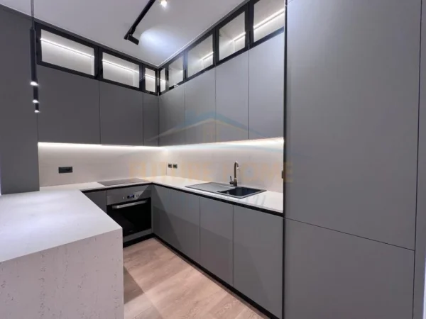 Tirane, jepet me qera apartament 2+1 Kati 1, 87 m² 950 € (Porcelan , Residenca Erli)