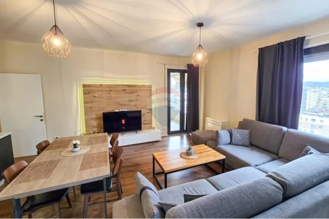 Tirane, jepet me qera apartament 2+1+Ballkon , 100 m² 800 € (Pazar i Ri)
