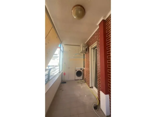 Tirane, jepet me qera apartament 1+1+Post Kati 3, 74 m² 700 € (Kodra e Diellit , Rruga Bill Klinton)