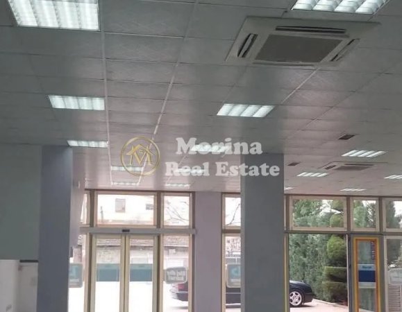 Tirane, jepet me qera ambjent biznesi Kati 1, 230 m² 1.400 € (Kamez)