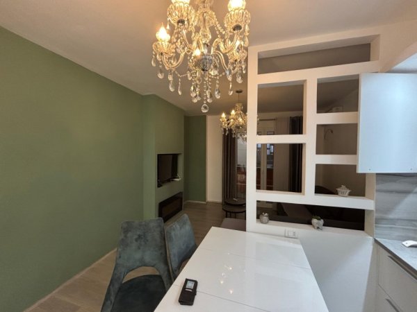 Tirane, jepet me qera apartament 2+1 Kati 2, 110 m² 600 € (Vila L)