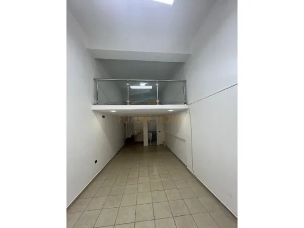 Tirane, shitet ambjent biznesi Kati 0, 35 m² 72.000 € (Unaza e Re , Astir)