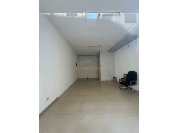 Tirane, shitet ambjent biznesi Kati 0, 32 m² 64.000 € (DON BOSKO)