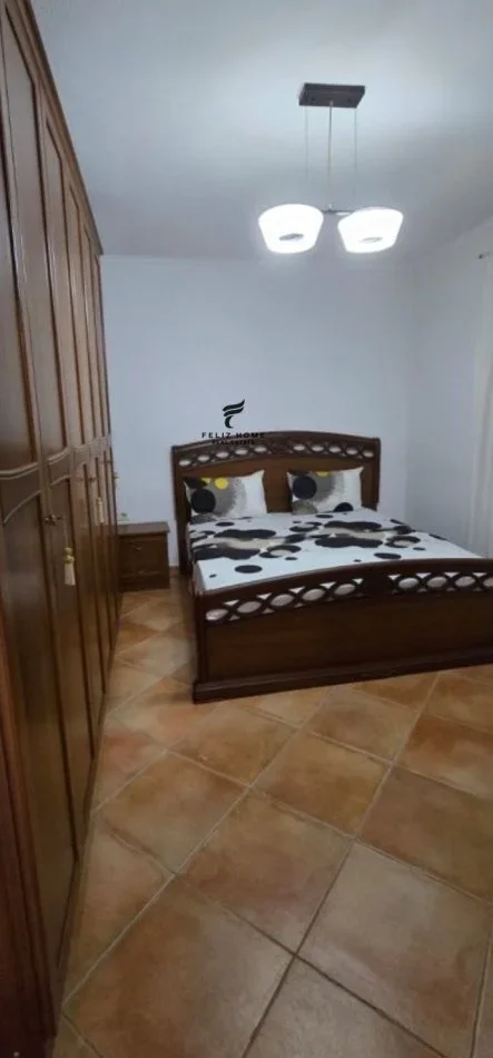 Tirane, jepet me qera apartament duplex 3+1 , 150 m² 700 € (Qyteti Student)