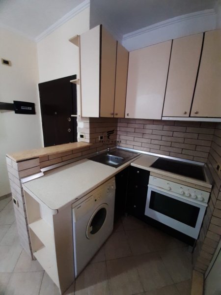 Tirane, jepet me qera apartament 1+1 Kati 4, 50 m² 450 € (5 Maji)