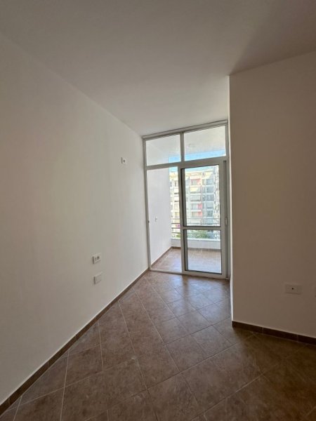 Tirane, jepet me qera apartament 2+1+Aneks Kati 5, 97 m² 400 € (Fratari prane Spar)