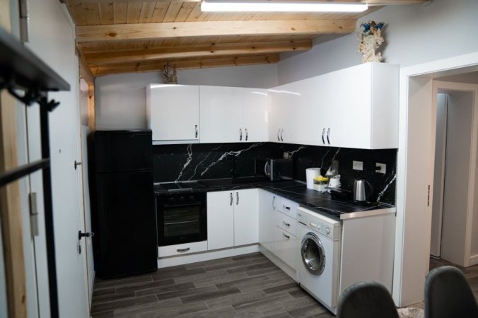 Tirane, jap me qera apartament 2+1 Kati 0, 65 m² 500 € (Frosina Plaku)