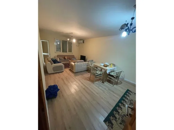 Tirane, shes apartament 2+1 Kati 4, 105 m² 113.000 € (Rruga Muhamed Deliu)