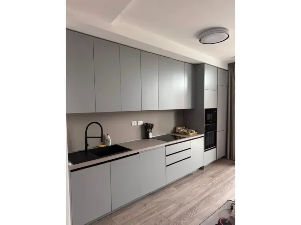 Tirane, jepet me qera ambjent biznesi Kati 9, 125 m² 1.650 € (Liqeni Tiranes)