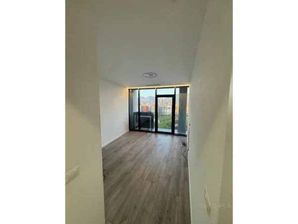 Tirane, jepet me qera ambjent biznesi Kati 9, 125 m² 1.650 € (Liqeni Tiranes)