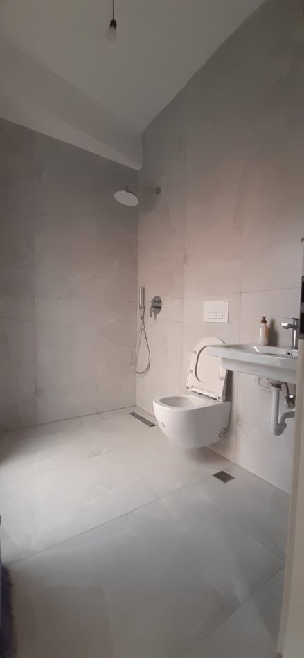 Tirane, jepet me qera apartament 1+1 Kati 2, 250 € 