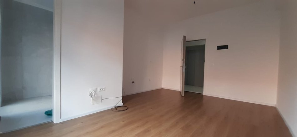 Tirane, jepet me qera apartament 1+1 Kati 2, 250 € 