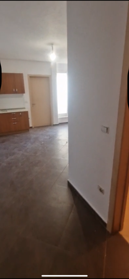 Tirane, jepet me qera apartament 1+1+Ballkon Kati 6 74 m² 300 € (Fratari prane Spar)
