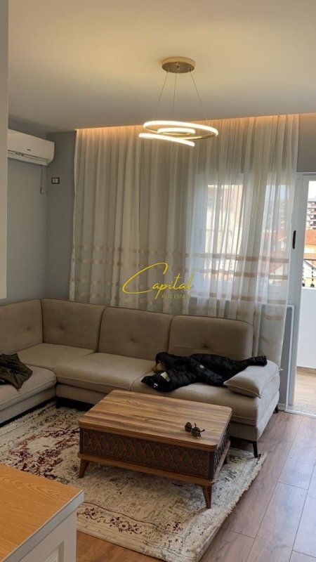 Tirane, jepet me qera apartament 2+1 Kati 3, 70 m² 700 € (DON BOSKO)