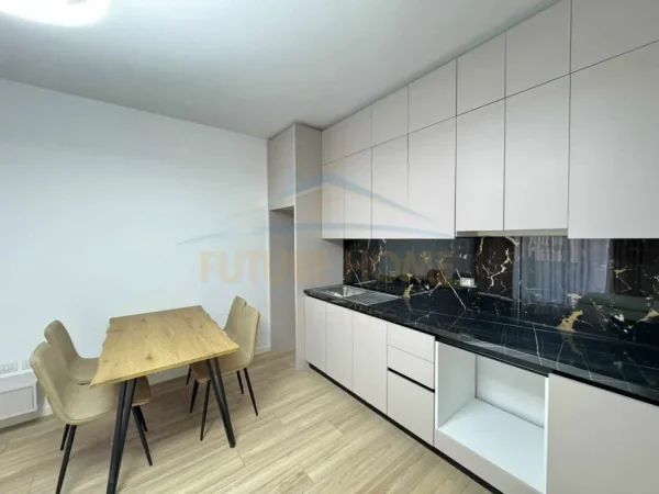 Tirane, shitet apartament 1+1+Ballkon Kati 5, 73 m² 109.000 € 