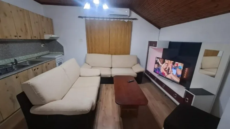 Tirane, jepet me qera apartament 1+1 Kati 3, 80 m² 45.000 leke