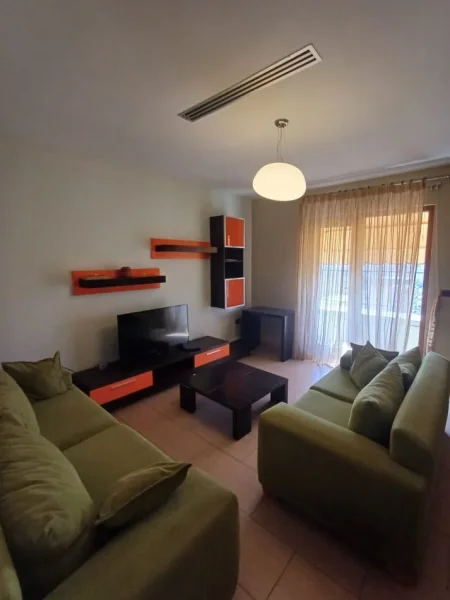 APARTAMENT 2+1 ME QIRA  650 € (ISH EKSPOZITA)