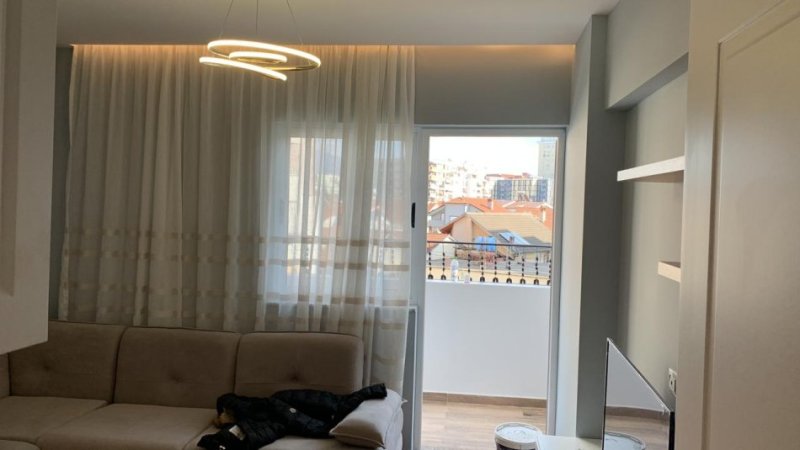 Tirane, jepet me qera apartament 2+1+Ballkon Kati 3, 95 m² 700 € (Pranë Shkollës “Qazim Turdiu”, Don Bosko)