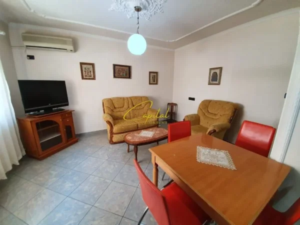 Tirane, jepet me qera apartament 1+1 Kati 5, 75 m² 600 € (MYSLYM SHYRI)