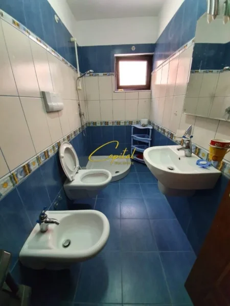 Tirane, jepet me qera apartament 1+1 Kati 5, 75 m² 600 € (MYSLYM SHYRI)