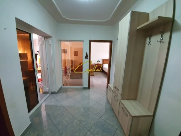 Tirane, jepet me qera apartament 1+1 Kati 5, 75 m² 600 € (MYSLYM SHYRI)