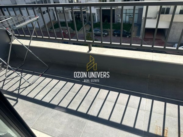 Tirane, jepet me qera apartament 3+1+Ballkon , 100 m² 600 € (kinostudio)