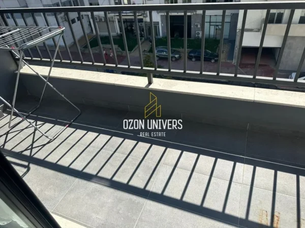 Tirane, jepet me qera apartament 3+1+Ballkon , 100 m² 600 € (kinostudio)