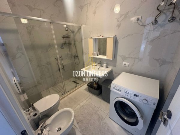 Tirane, jepet me qera apartament 3+1+Ballkon , 100 m² 600 € (kinostudio)