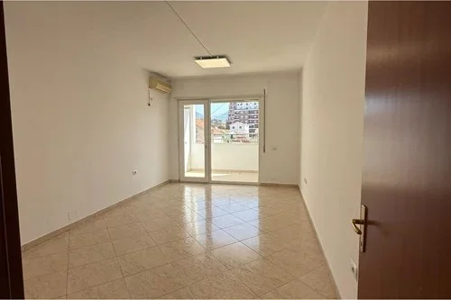 Tirane, jepet me qera apartament 2+1+Ballkon Kati 2, 128 m² 500 € (siri kodra)  # 530581005-7