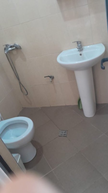 Tirane, jepet me qera garsonier Kati 1, 210 € (Rruga Jordan Misja)