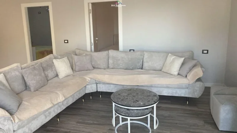 Tirane, jepet me qera apartament 2+1 Kati 2, 100 m² 800 € (porcelan)