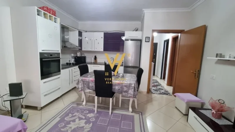 Tirane, jepet me qera apartament 2+1 Kati 4, 69 m² 500 € (YZBERISHT)