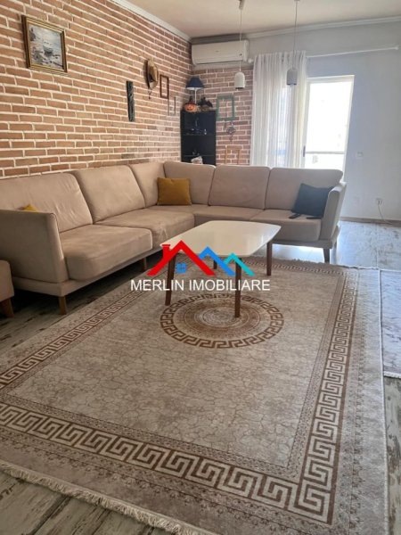 Tirane, jepet me qera apartament 2+1+Ballkon Kati 8, 100 m² 670 € (RRUGA TISH DAIJA)