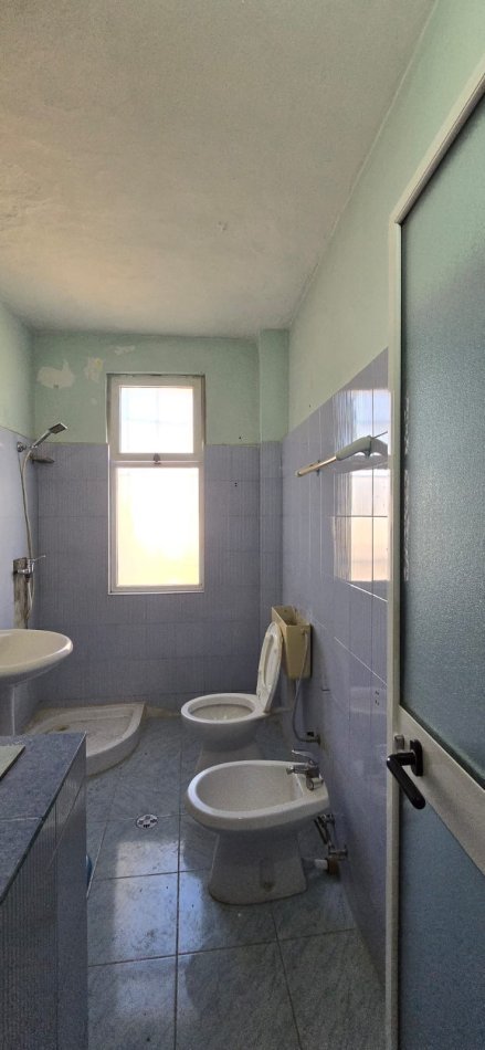 Tirane, shitet apartament 1+1 Kati 4, 56 m² 125.000 € (Rruga Kongresi i Lushnjes)