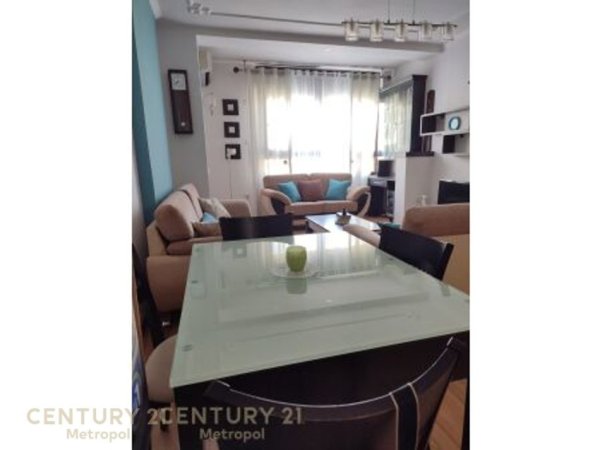 Tirane, jepet me qera apartament 2+1 Kati 5, 92 m² 850 € (PERBALLE JURIDIKUT)