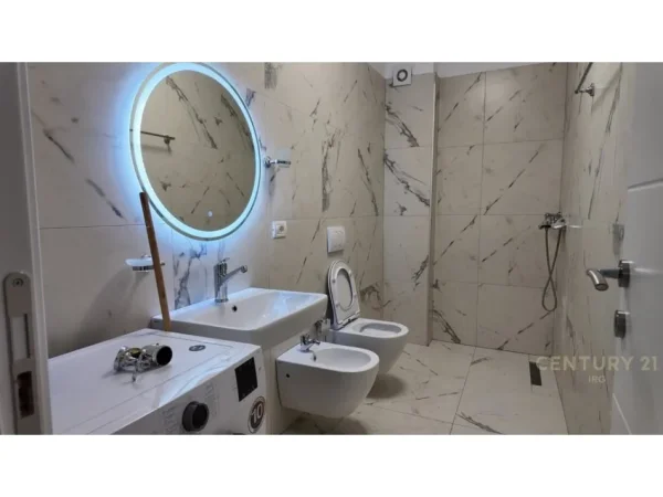 Tirane, jepet me qera apartament 1+1 Kati 6, 62 m² 650 € (SHKOLLA E KUQE)
