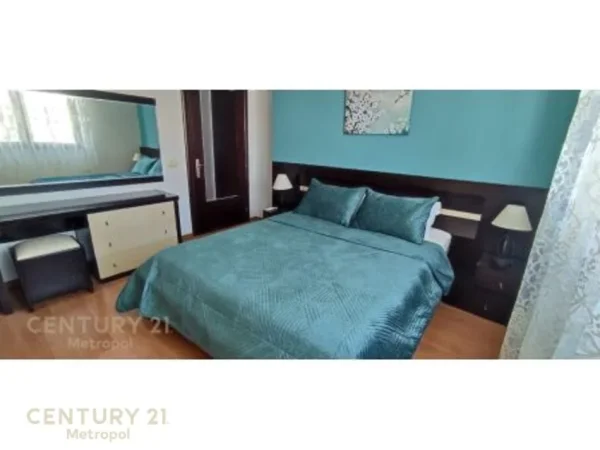 Tirane, jepet me qera apartament 2+1 Kati 5, 92 m² 850 € (Juridiku)