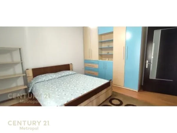 Tirane, jepet me qera apartament 2+1 Kati 5, 92 m² 850 € (Juridiku)